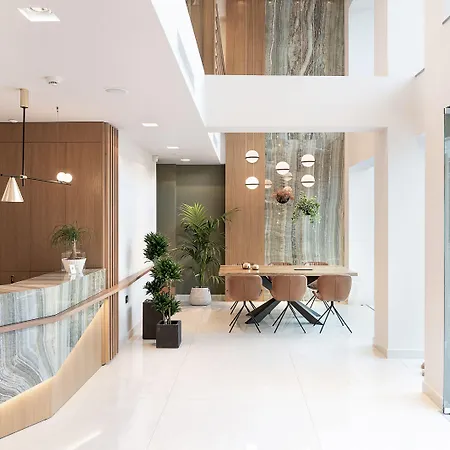 Hotel M