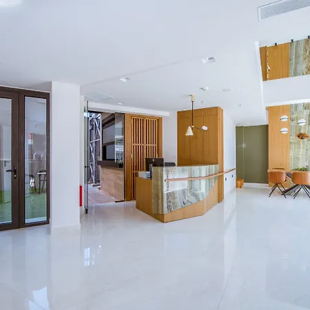 M Otel