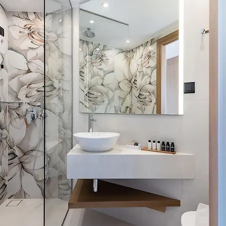 M Hotel 3*