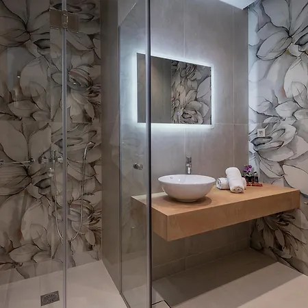 M Hotel 3*